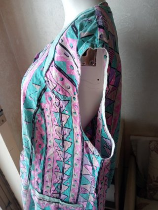 Veste estiva in  stile Memphis