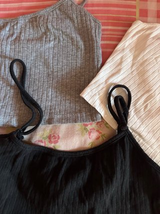 3 Tops de tirantes (negro, gris, blanco)