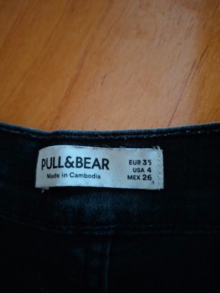 Pantalón corto tiro alto negro