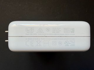 Cargador Apple 140W MacBook Pro M3/M4