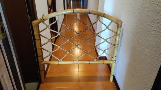 Dos cabeceras de cama de bambú