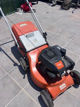 Cortacésped Gasolina STIHL RM 248.1 y desbrozadora