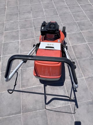 Cortacésped Gasolina STIHL RM 248.1 y desbrozadora