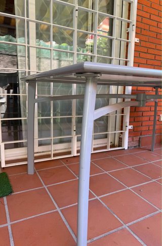 MESA DE JARDÍN EN CRISTAL Y METAL