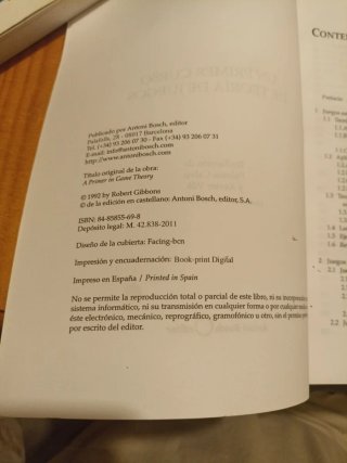 Un primer curso de teoría de juegos