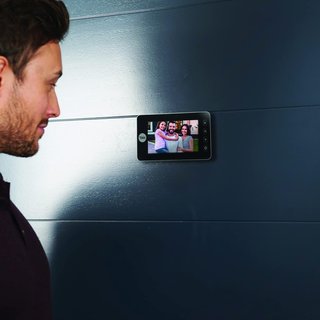 Mirilla electrónica digital para puertas Yale