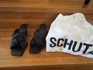 Sandalias Schutz Tacón Bajo Talla 37 Negras