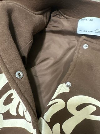 Chaqueta Bershka Marrón y Beige