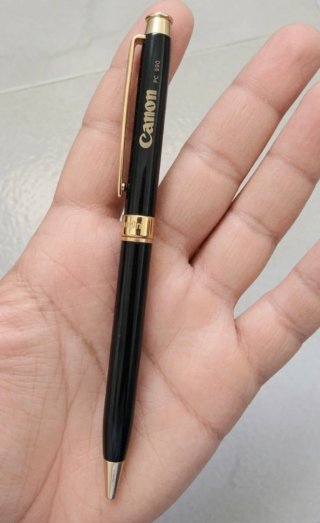 Bolígrafo Canon Pierre Cardin Negro y Dorado
