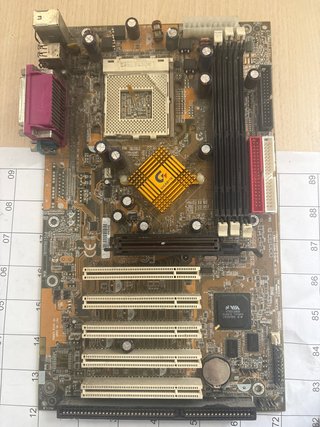 Placa base Gigabyte