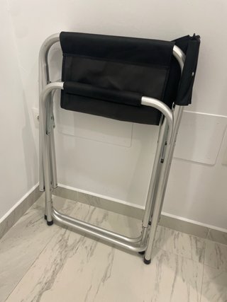 Silla para la playa negra metálica casi nueva