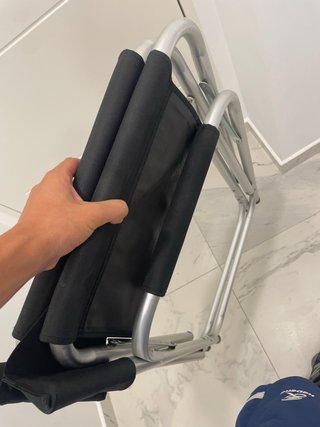 Silla para la playa negra metálica casi nueva