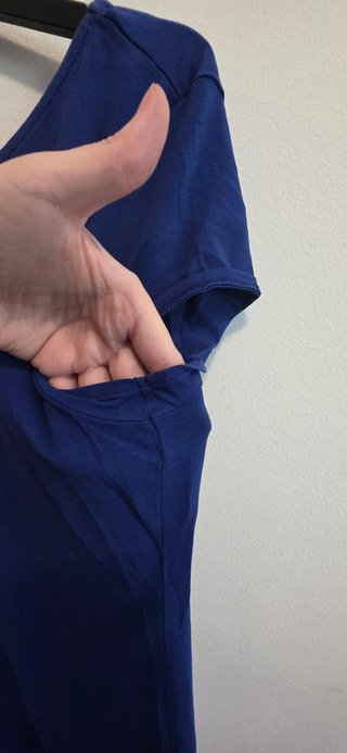 Camiseta de mujer azul eléctrico de manga corta