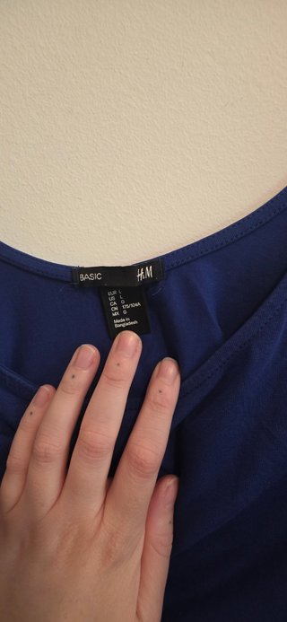Camiseta de mujer azul eléctrico de manga corta