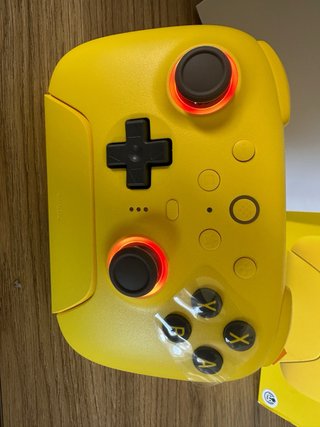 Mando 8BitDo Ultimate 2 Bluetooth Amarillo