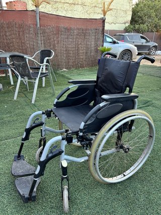 Silla de ruedas Invacare + Muletas