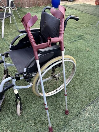 Silla de ruedas Invacare + Muletas