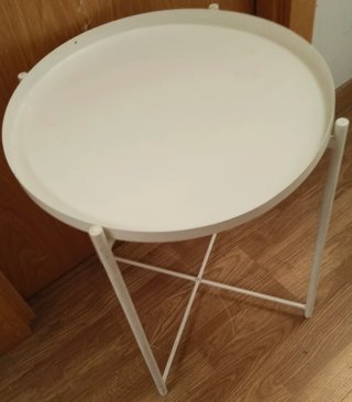 Mesa auxiliar redonda blanca