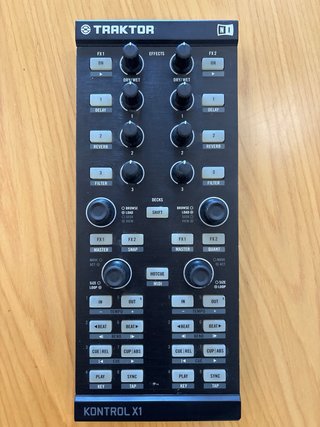Native Instruments Traktor Kontrol X1 MK1