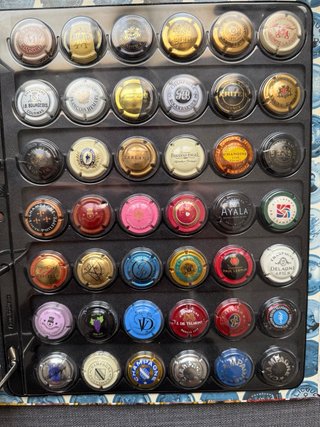Colección muy exclusiva de chapas champagne