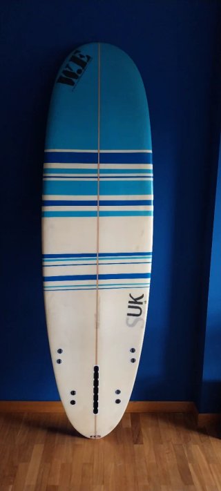 Tabla de surf SUK 6'6 gordita para principiantes.
