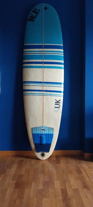 Tabla de surf SUK 6'6 gordita para principiantes.