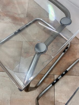 Sillas transparentes ikea, 25 una 40 las 2