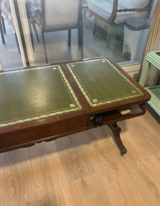 Escritorio inglés cuero verde