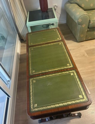 Escritorio inglés cuero verde