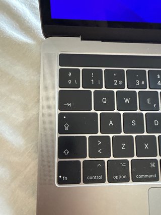 MacBook Pro 13” 2016 i7 | 16 GB RAM | 1 TB SSD