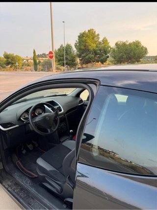 Peugeot 207 2006