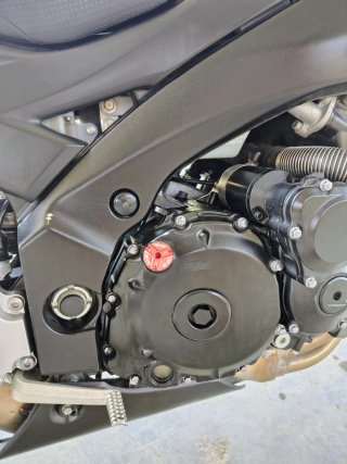 Suzuki GSR 600 Negra