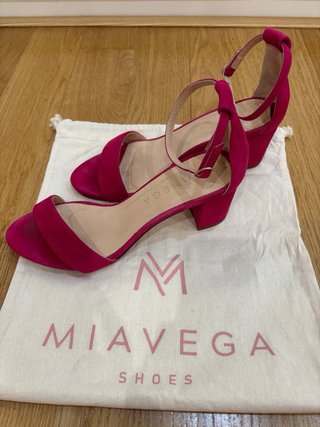 Sandalias tacón fucsia Mia Vega talla 38