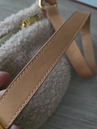 Riñonera de lana beige y rosa