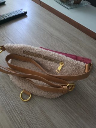 Riñonera de lana beige y rosa