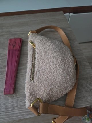 Riñonera de lana beige y rosa