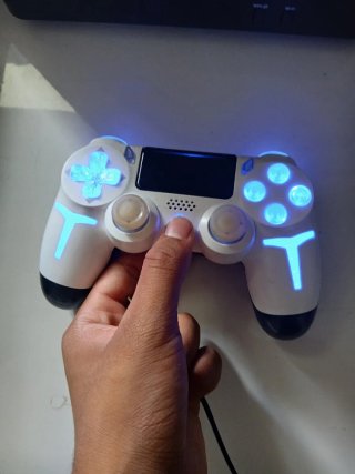 PS4 Slim 500GB + 3 juegos + 2 mandos