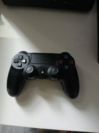 PS4 Slim 500GB + 3 juegos + 2 mandos