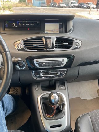 Scenic 1.6dCi 130CV 2014 7 plazas 🟡B