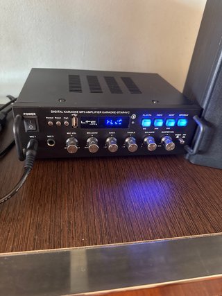Karaoke con 2 micrófonos y Bluetooth