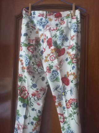 Pantalón estampado floral