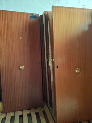 Puertas de entrada madera con marco