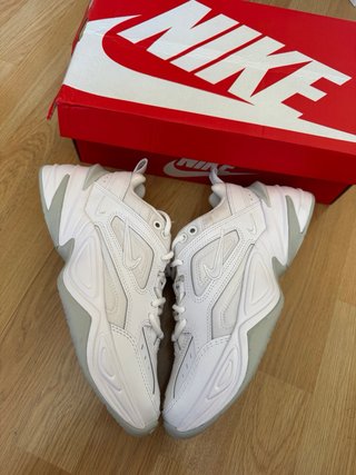 Zapatillas Nike M2K Tekno Blancas y Grises