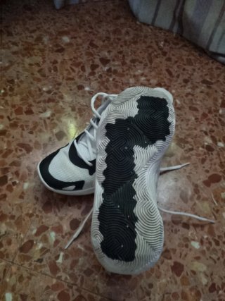 Zapatillas Under Armour niño.