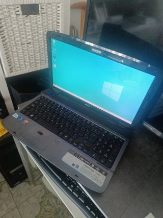 Acer Aspire 5738ZG Portátil