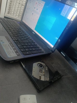 Acer Aspire 5738ZG Portátil
