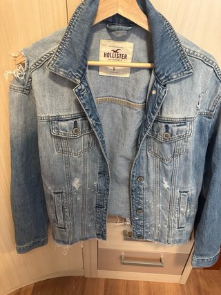 Chaqueta vaquera Hollister con pintura