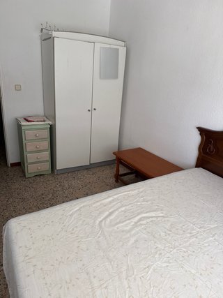 Alquilo habitación grande