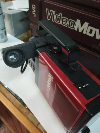 Cámara JVC VideoMovie VHS-C con maletín