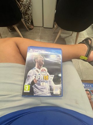 FIFA 17,18,15,19PS4 ( dos unidades del 15)